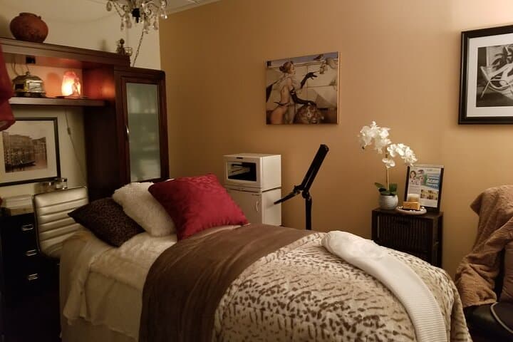 Couples Spa Package Newport Beach Antioxidant Facial with Appetizers and Wine photo 6
