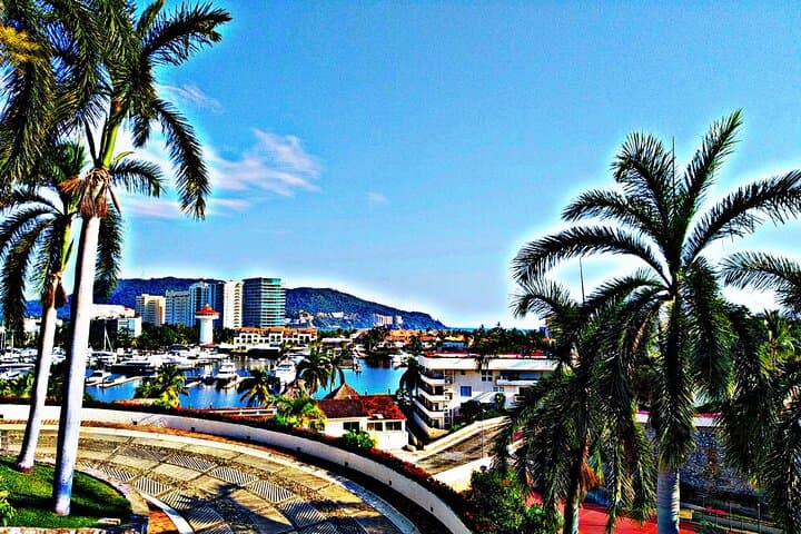 Ixtapa Bike Tour: Coastal Cyclepath, Marina & Playa Linda in 3 Hours