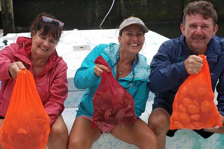 Private Scalloping Charter in Crystal River — Family-Friendly Bay Scallop Snorkel photo 3