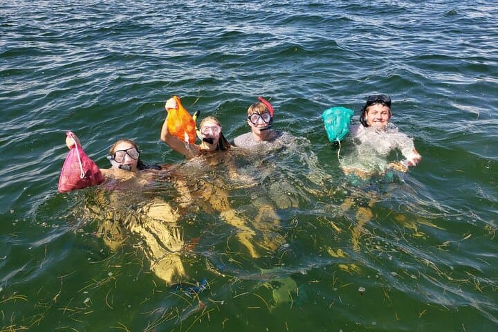 Private Scalloping Charter in Crystal River — Family-Friendly Bay Scallop Snorkel