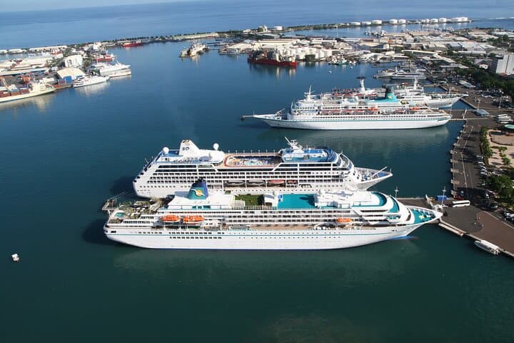 Shared Transfer from Tahiti (PPT) to Papeete Hotels & Cruise Port — Stress-Free Arrival photo 3