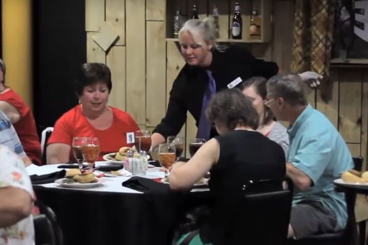 murder-mystery-dinner-show-pigeon-forge-marriage-can-be-murder photo 5