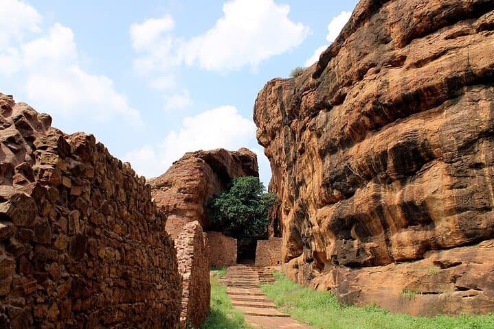 Badami Aihole Pattadakal Day Tour from Hospet — Chalukya Temple Circuit photo 3
