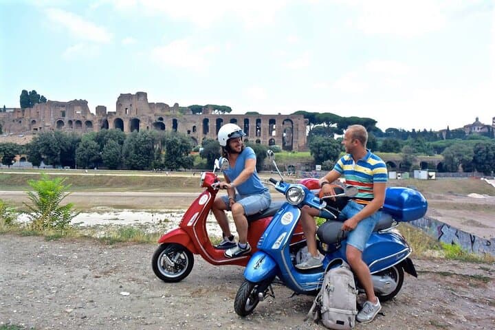Ride Rome: 48-Hour Vespa Primavera Rental from the Colosseum photo 2