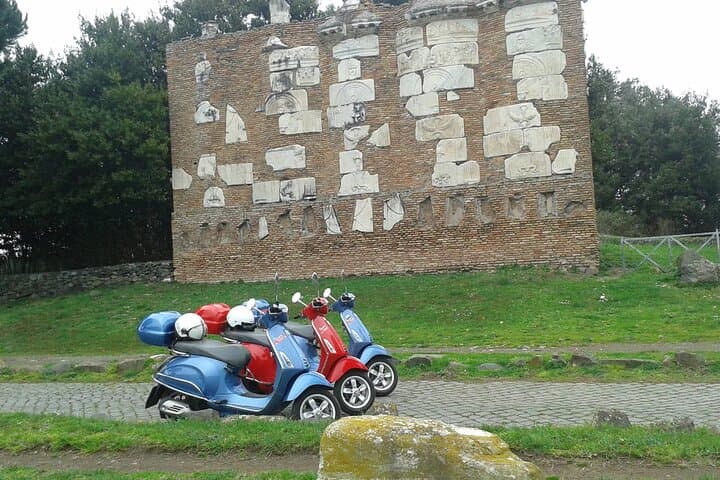 Ride Rome: 48-Hour Vespa Primavera Rental from the Colosseum photo 3
