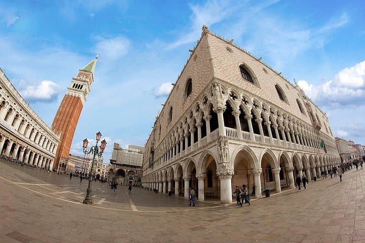 Venice Gondola Ride and Doge's Palace Guided Tour — Grand Canal & St. Mark's Highlights photo 3