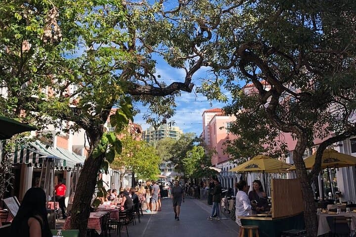 South Beach Food & Art Deco Walking Tour — Eat, Walk, and Learn Miami Beach photo 2
