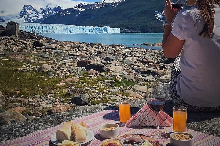 Private Perito Moreno Experience: Nautical Safari, Catwalks & Canal de los Témpanos Lunch