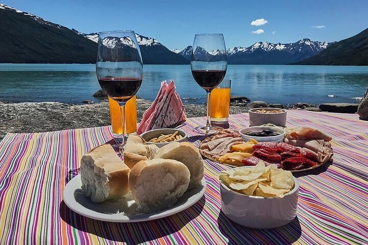 Private Perito Moreno Experience: Nautical Safari, Catwalks & Canal de los Témpanos Lunch photo 6
