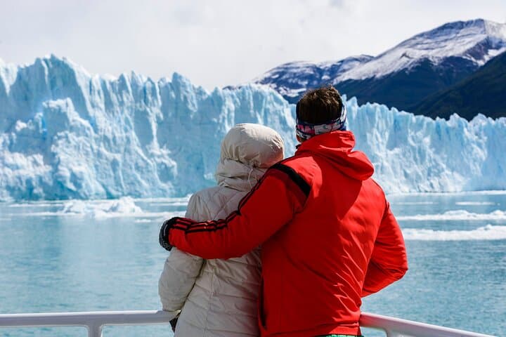 Private Perito Moreno Experience: Nautical Safari, Catwalks & Canal de los Témpanos Lunch photo 2