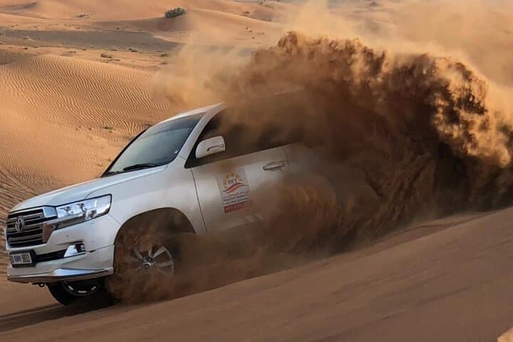 Dubai Desert Safari: Premium 4x4 Dune Bashing, BBQ Dinner & Live Shows photo 4