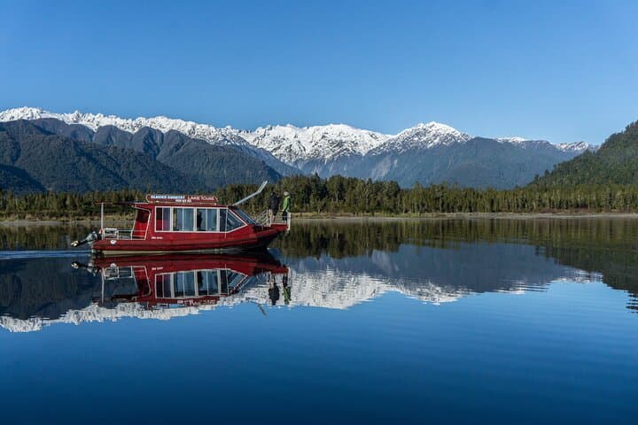 Lake Mapourika Scenic Cruise: 2-Hour Wildlife & Alpine Reflection Tour photo 3