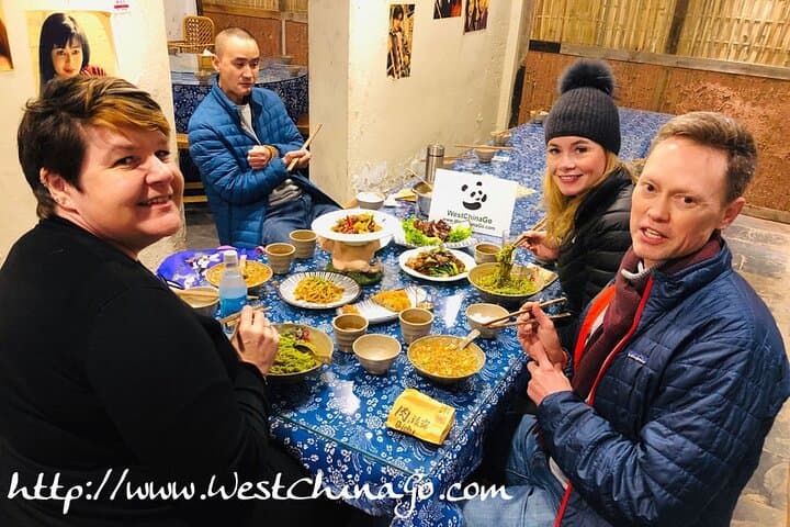 One-Day Private Tour: Chengdu Giant Panda Base & Leshan Giant Buddha photo 4