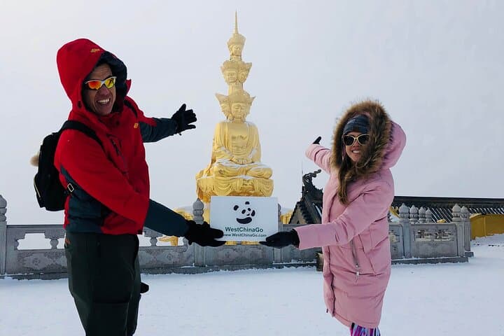 2-Day All-Inclusive Leshan Giant Buddha & Mount Emei Tour from Chengdu