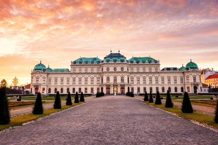 Prague to Vienna Private Day Trip: Schönbrunn, Hofburg & St. Stephen's photo 2