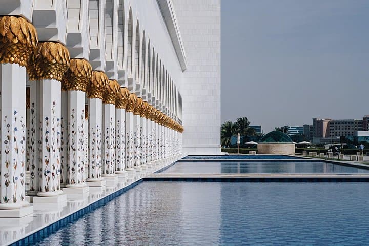 Semi-Private Abu Dhabi Cultural Tour with Lunch — Sheikh Zayed, Louvre & Heritage Village photo 2