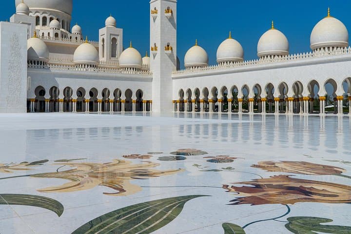 Semi-Private Abu Dhabi Cultural Tour with Lunch — Sheikh Zayed, Louvre & Heritage Village photo 3