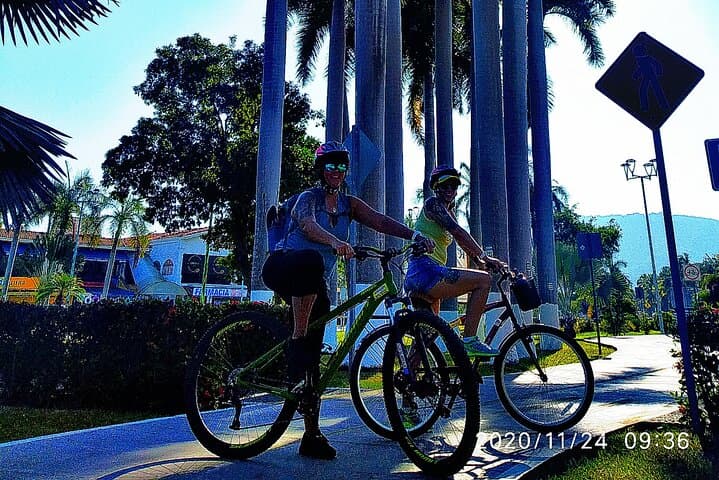 Ixtapa Bike Tour: Coastal Cyclepath, Marina & Playa Linda in 3 Hours photo 3