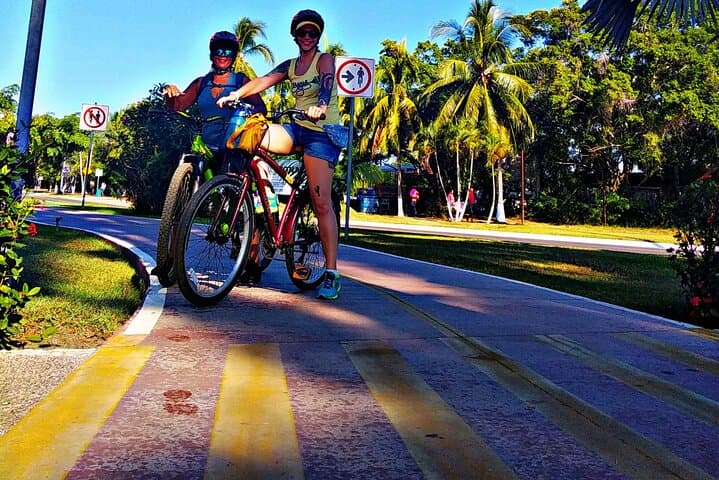 Ixtapa Bike Tour: Coastal Cyclepath, Marina & Playa Linda in 3 Hours photo 4