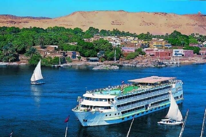 4-Day Cairo to Abu Simbel: 2-Night Luxor Nile Cruise & Temple Tour photo 2