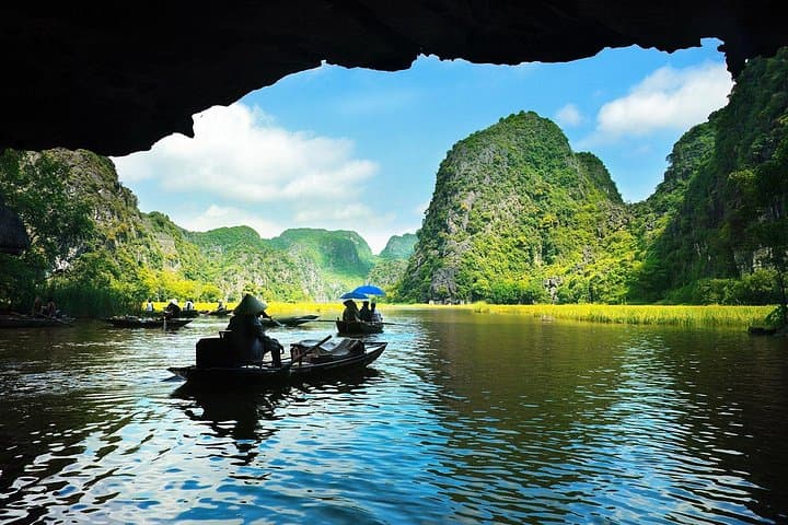 7-Day Vietnam Private Tour: Hanoi, Halong Bay Cruise & Ho Chi Minh City photo 1