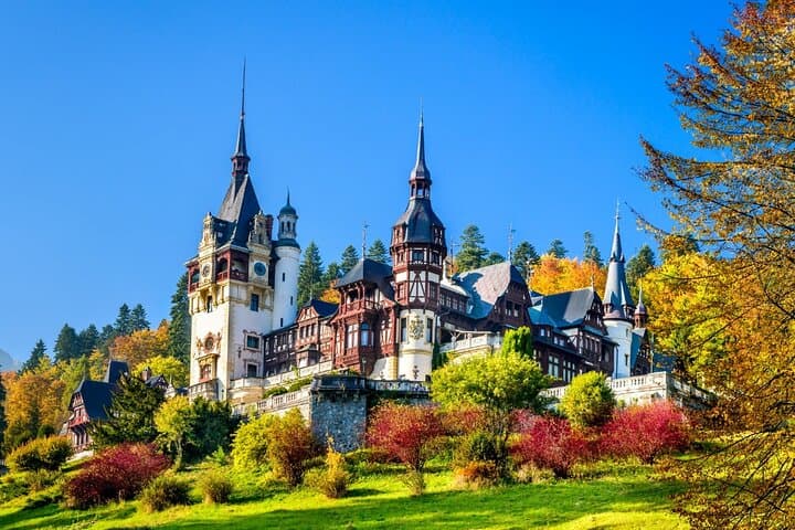 Full-Day Peles Castle and Easy Bucegi Hike Private Tour from Brasov