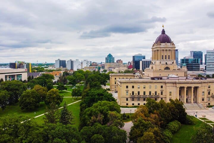 Winnipeg's Broadway & Memorial: Wealthy Beginnings Audio Walking Tour photo 2