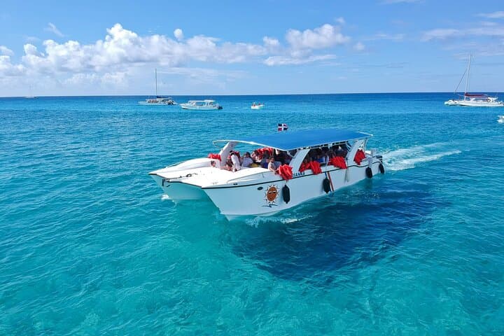 Sail to Saona Island: Full-Day Catamaran & Speedboat Excursion from Bayahibe photo 4