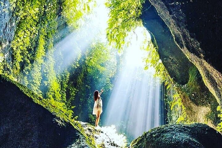 East Bali Day Tour: Lempuyang Gate, Tirta Gangga & Tukad Cepung Waterfall photo 3