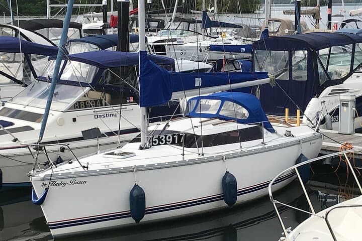 Private Sailing Experience on Lake Windermere: 2-Hour Skippered Yacht Charter