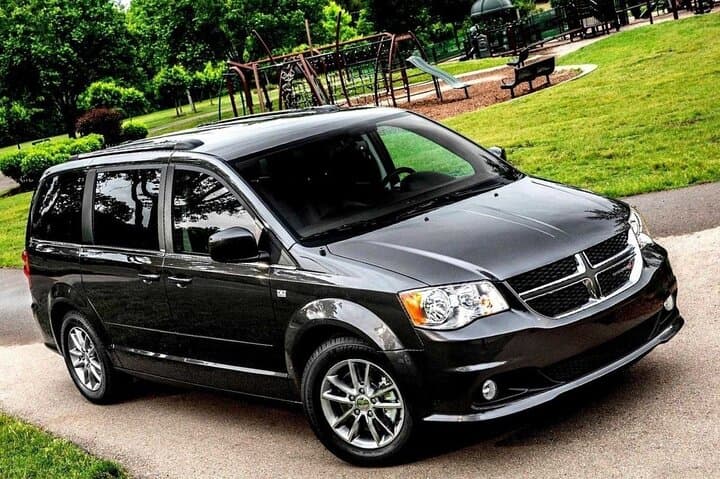 Private Airport Transfer Between JFK & LGA and Manhattan — Door-to-Door Minivan Service photo 2