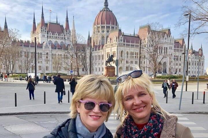 Private 4-Day Budapest Historic Tour with Central Hotel & Danube Cruise