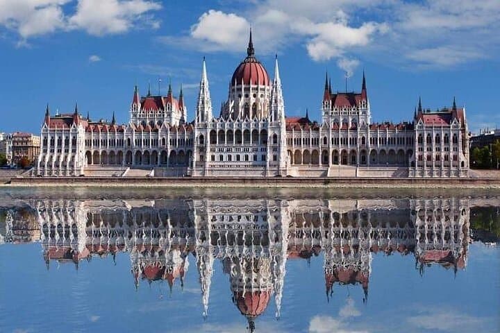 Private 4-Day Budapest Historic Tour with Central Hotel & Danube Cruise photo 4