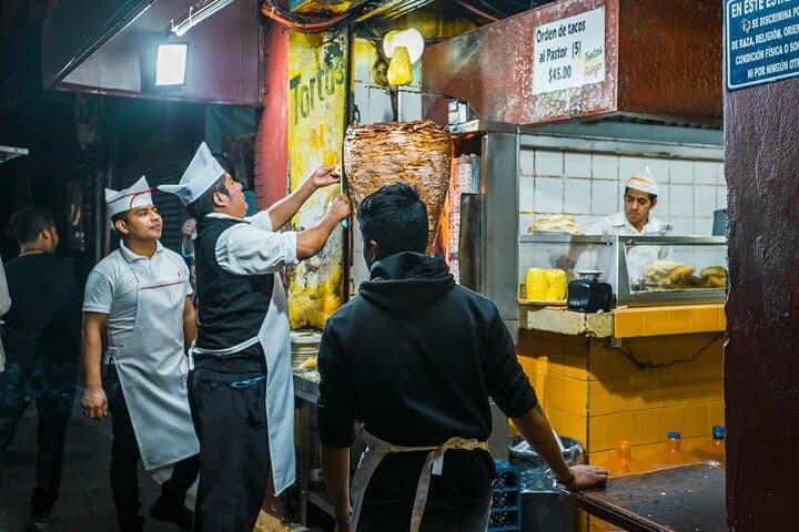 Mexico City Night Bike & Street Food Tour Through Condesa & Roma photo 3