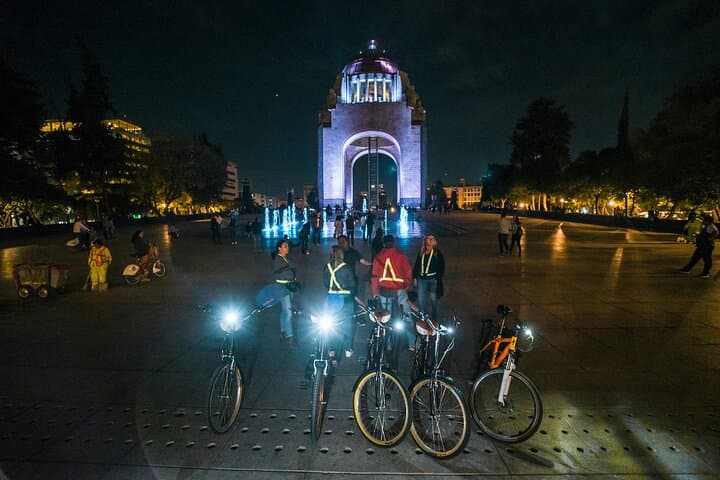 Mexico City Night Bike & Street Food Tour Through Condesa & Roma photo 5