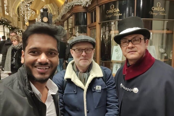 London Christmas Lights Guided Walking Tour — Best Festive Lights & Victorian Stories photo 3