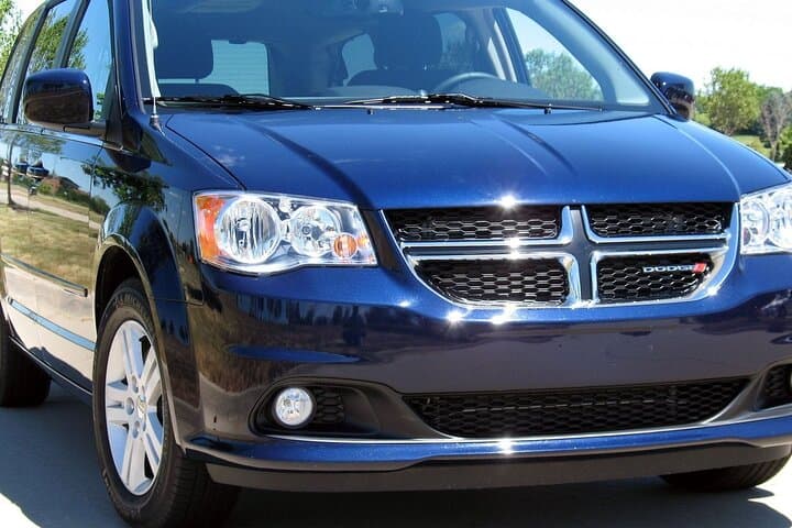 Private Airport Transfer Between JFK & LGA and Manhattan — Door-to-Door Minivan Service photo 6