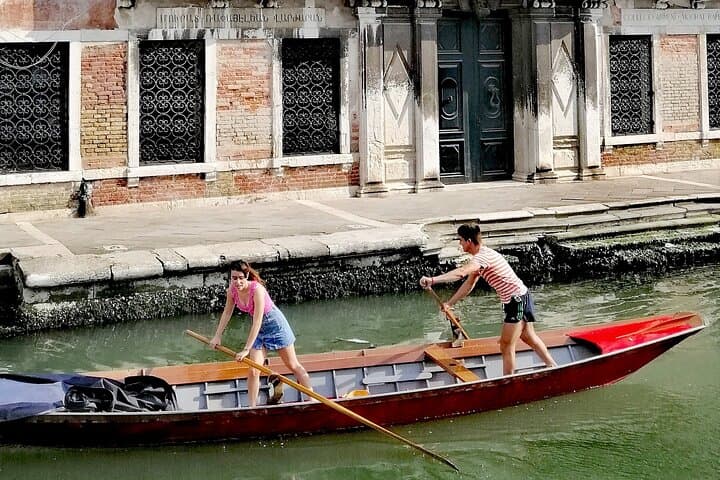 Hidden Alleys & Local Life: Off-the-Beaten-Path Walk in Venice photo 3