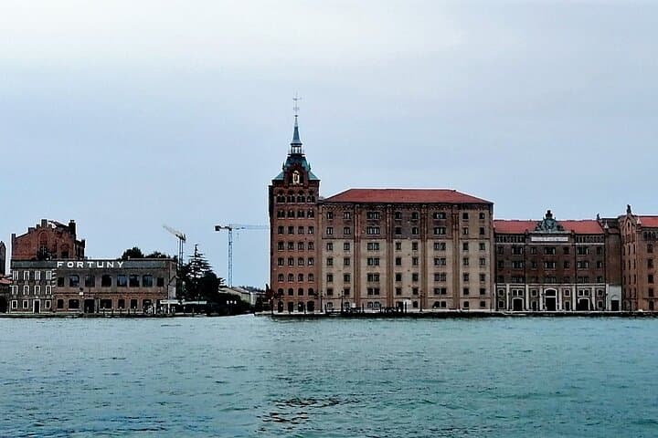 Hidden Alleys & Local Life: Off-the-Beaten-Path Walk in Venice photo 6