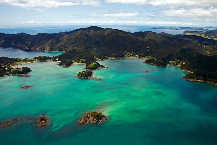 Bay of Islands Helicopter Tour: Hole in the Rock Scenic Flight from Paihia photo 3