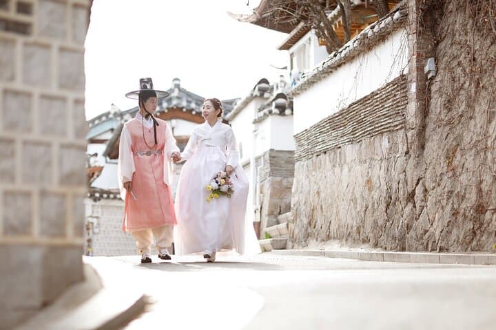 Wear a Hanbok at Gyeongbokgung: Premium Hanbok Rental & Cultural Styling in Seoul photo 2