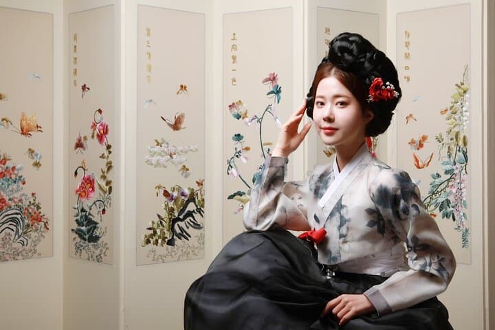 Wear a Hanbok at Gyeongbokgung: Premium Hanbok Rental & Cultural Styling in Seoul photo 6