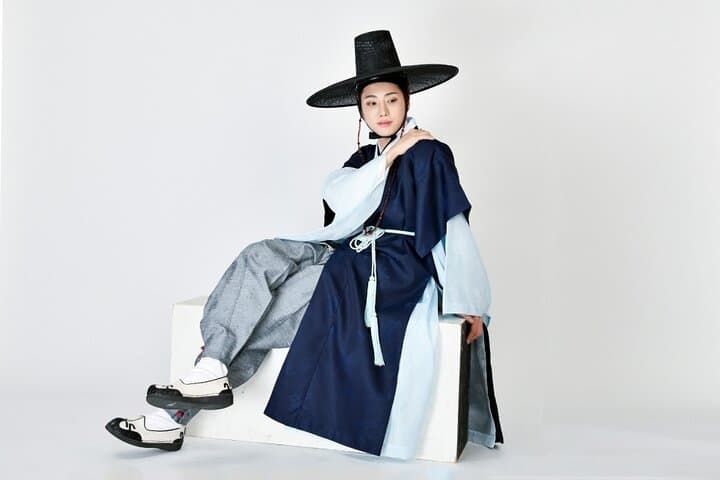 Wear a Hanbok at Gyeongbokgung: Premium Hanbok Rental & Cultural Styling in Seoul photo 5