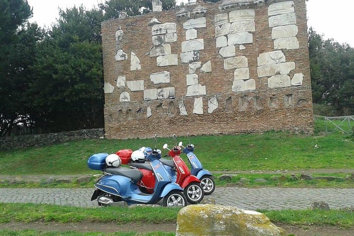 72-Hour Vespa Rental in Rome: Zip Through the Eternal City photo 2