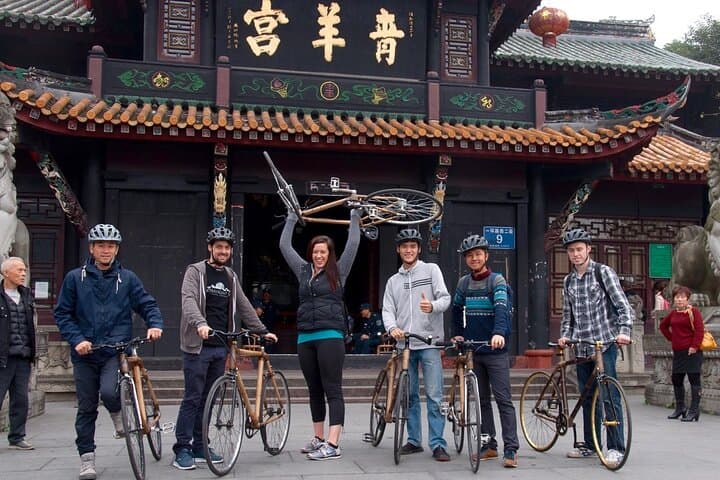Night Bamboo Bike Tour & Chengdu Street Snacks Along the Jinjiang photo 6