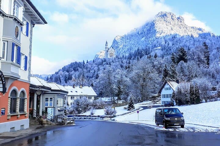 Neuschwanstein Exclusive Romantic Winter Tour with Skip-the-Line Tickets photo 2
