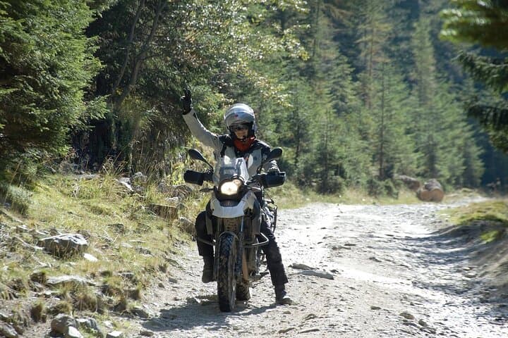 Transylvania on Two Wheels: 650cc Motorbike Rental from Turda photo 4