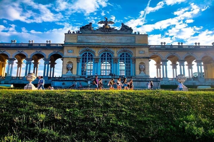 Schonbrunn Palace Park Scavenger Hunt — Mobile Riddle Rally in Vienna photo 2