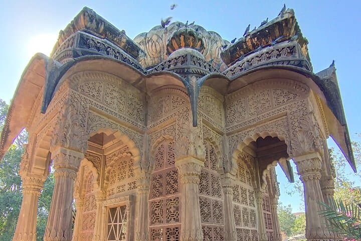 Mandore Garden Walking Tour: Explore Jodhpur’s Ancient Cenotaphs and Rock Terraces photo 2