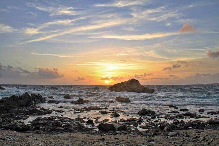 Private Sunrise Hike to Aruba's Natural Pool (Conchi) — Early Morning Guided Tour photo 2